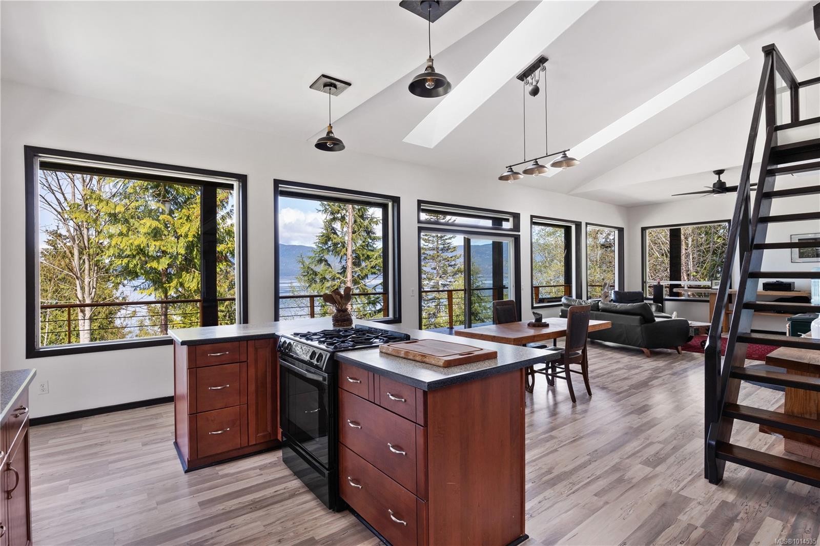 4 Mine Rd, Lasqueti Island, BC