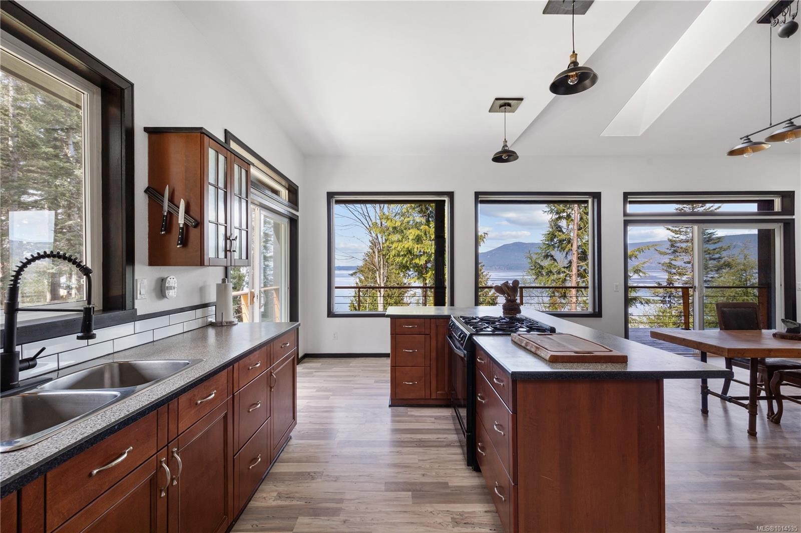 4 Mine Rd, Lasqueti Island, BC