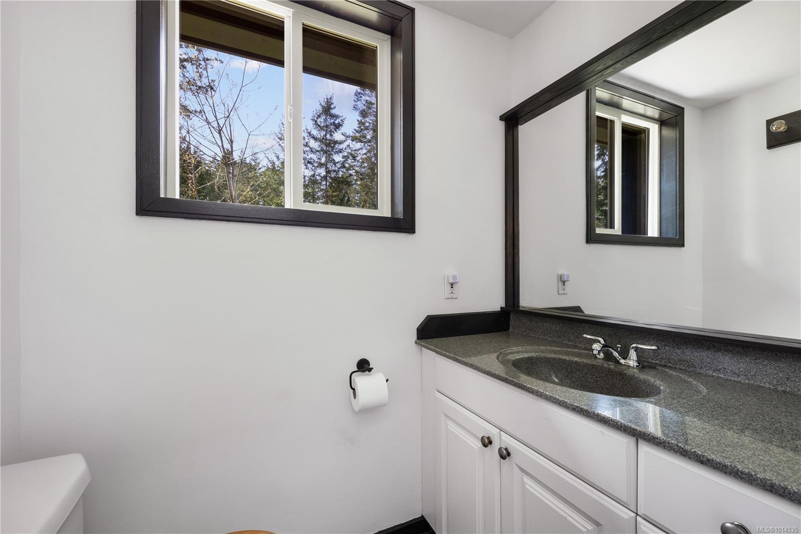 4 Mine Rd, Lasqueti Island, BC