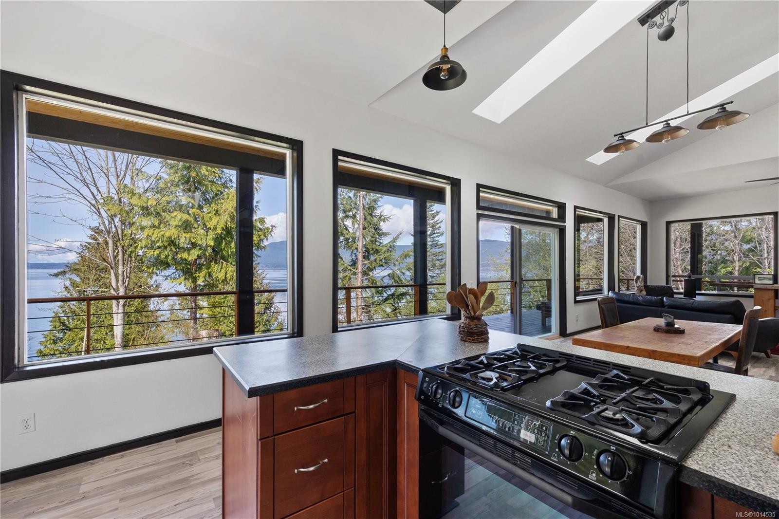 4 Mine Rd, Lasqueti Island, BC