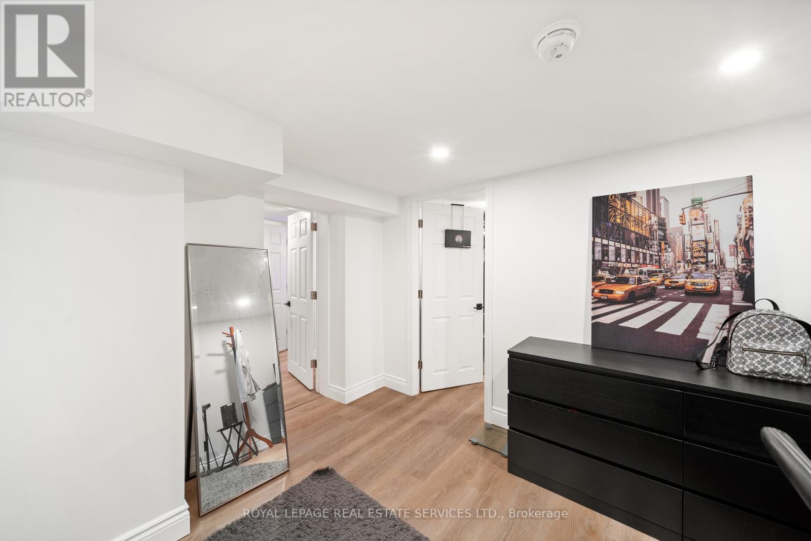 6 Corbett Crescent, Aurora, ON - Indoor Photo Showing Other Room