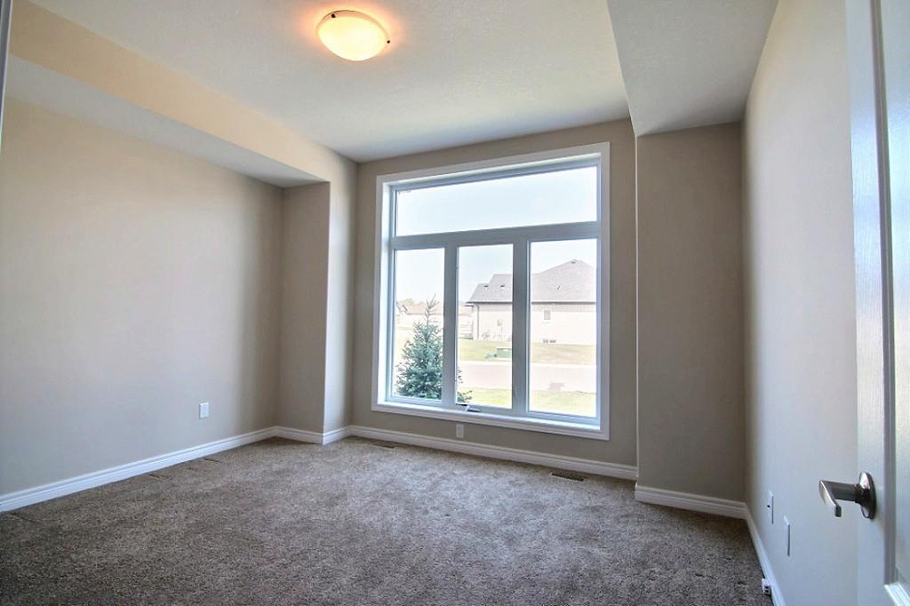 49 Kamal Drive, Sarnia, ON