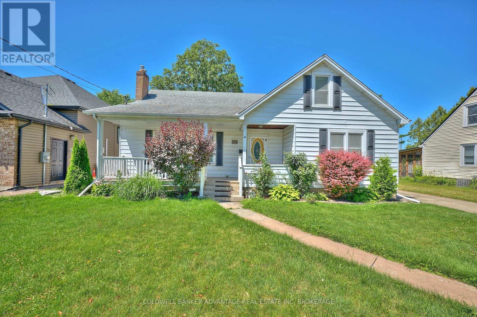 49 Carlton Avenue, Welland (N. Welland), ON - Outdoor With Deck Patio Veranda With Facade