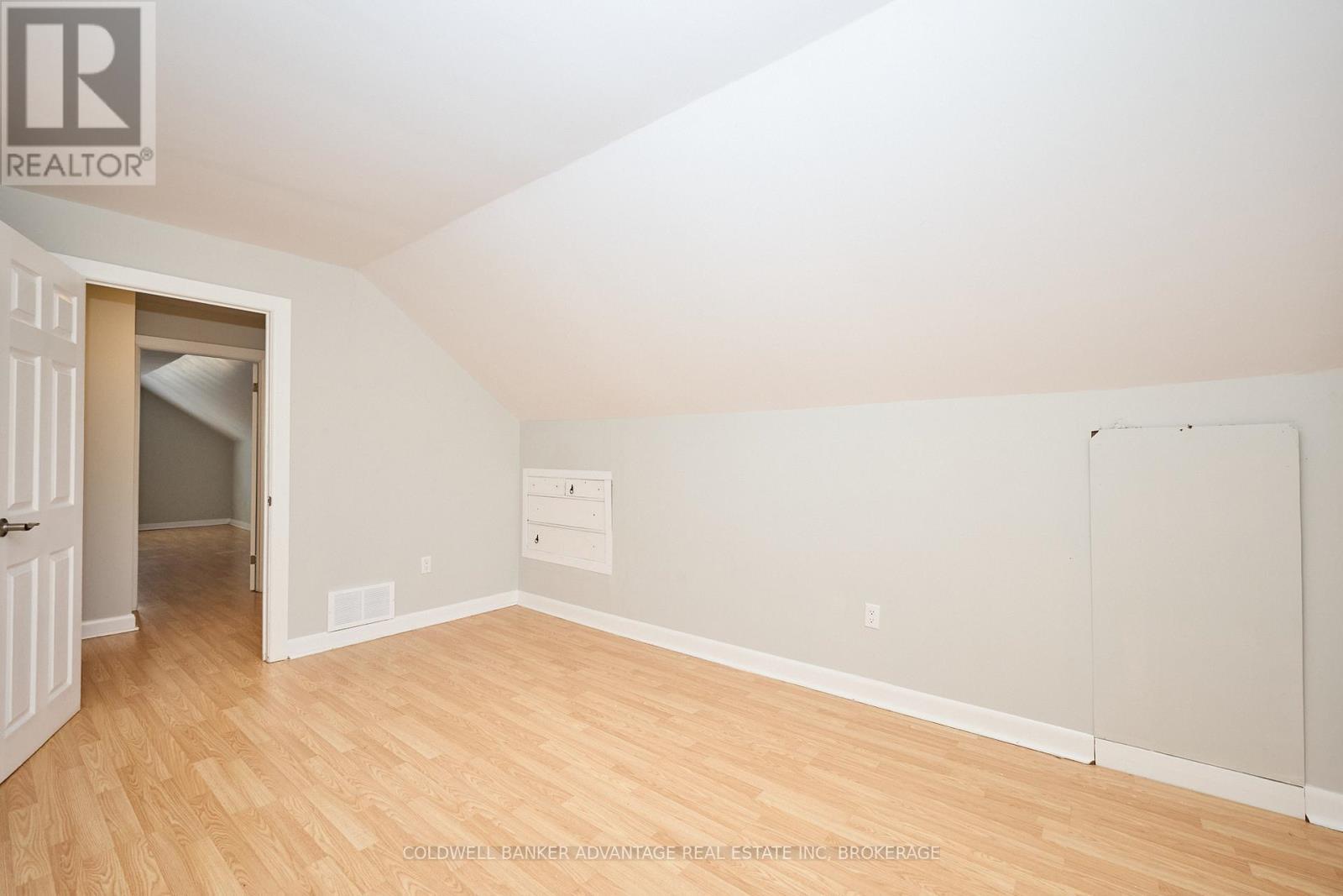 49 Carlton Avenue, Welland (N. Welland), ON - Indoor Photo Showing Other Room