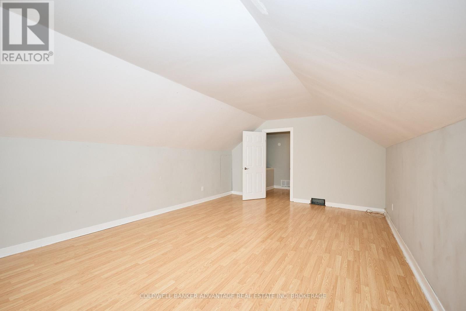 49 Carlton Avenue, Welland (N. Welland), ON - Indoor Photo Showing Other Room