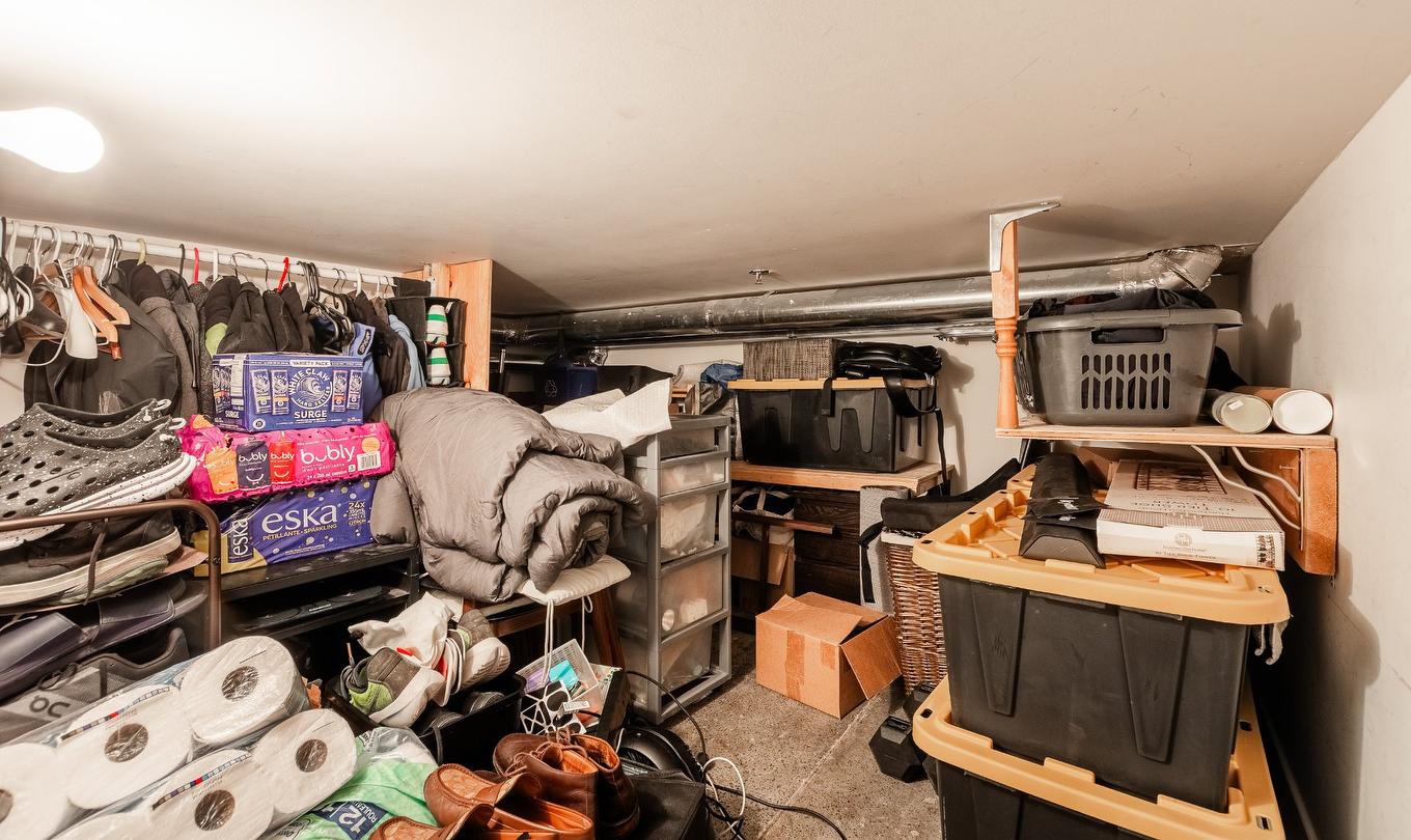 Rangement - 420-3700 Rue St-Antoine O., Montréal (Le Sud-Ouest), QC - Indoor With Storage