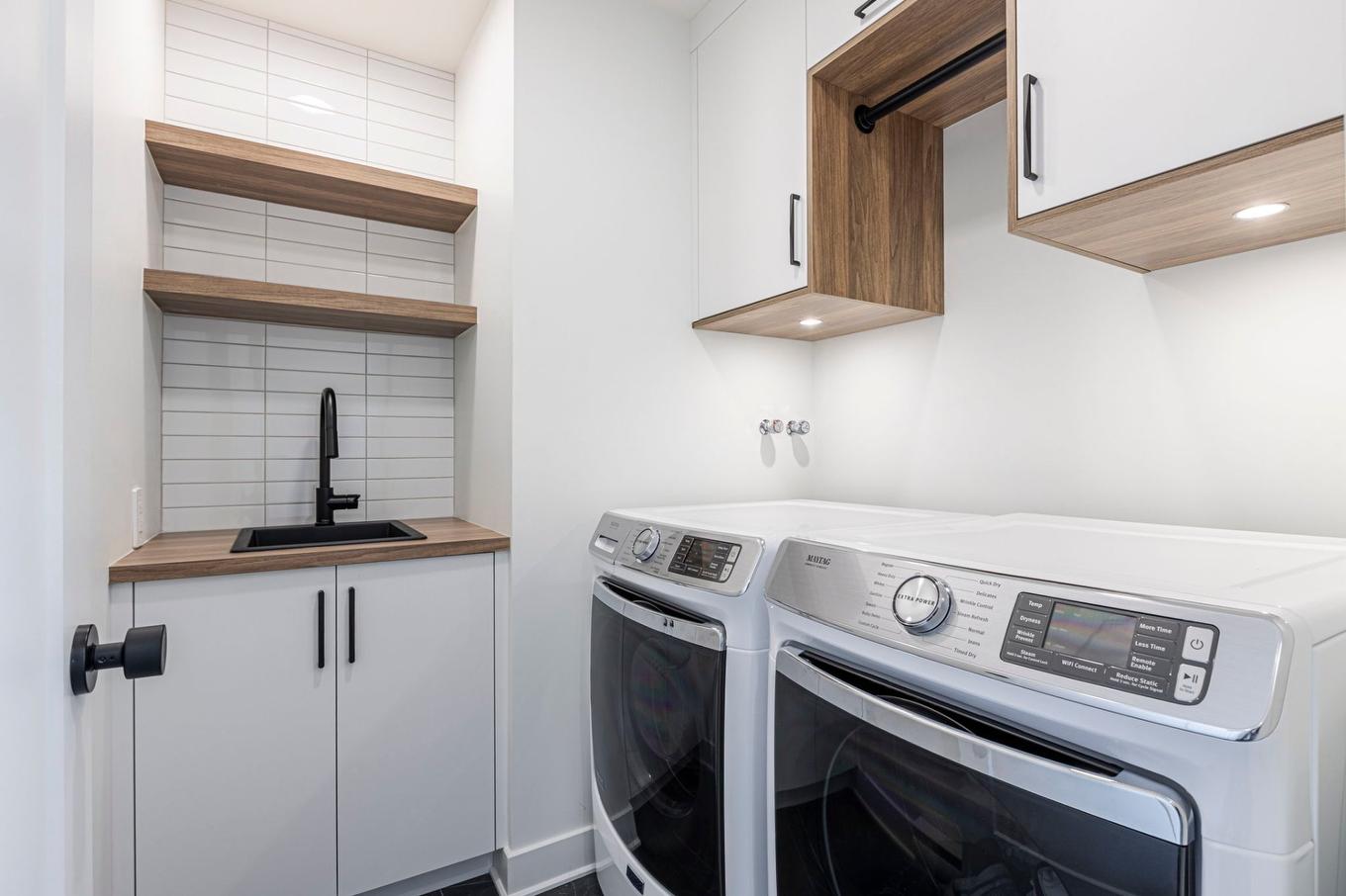 Laundry room - 1105 Rue Jean-Vallerand, Boucherville, QC - Indoor Photo Showing Laundry Room