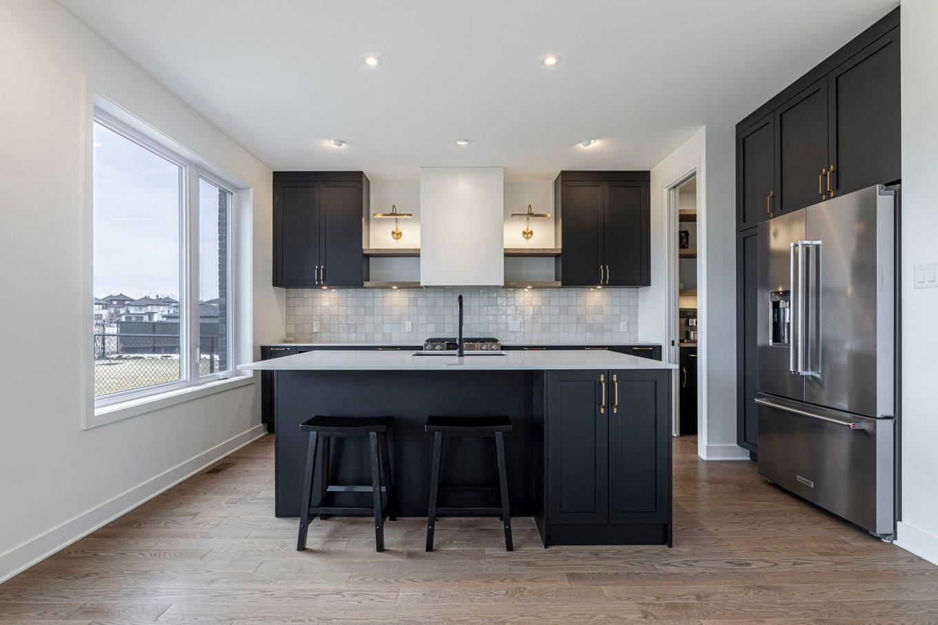 Kitchen - 1105 Rue Jean-Vallerand, Boucherville, QC - Indoor Photo Showing Kitchen With Upgraded Kitchen