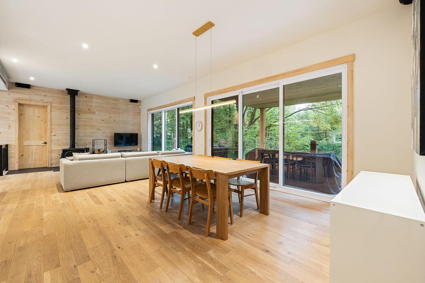 Salle à manger - 43 Rue Ducharme, Shefford, QC - Indoor With Fireplace