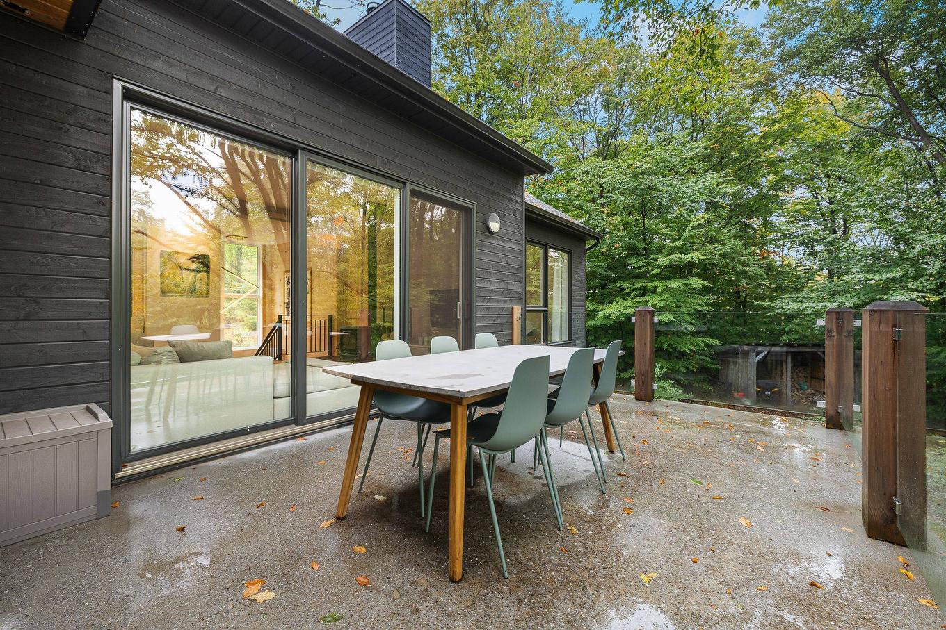 Terrasse - 43 Rue Ducharme, Shefford, QC - Outdoor With Exterior