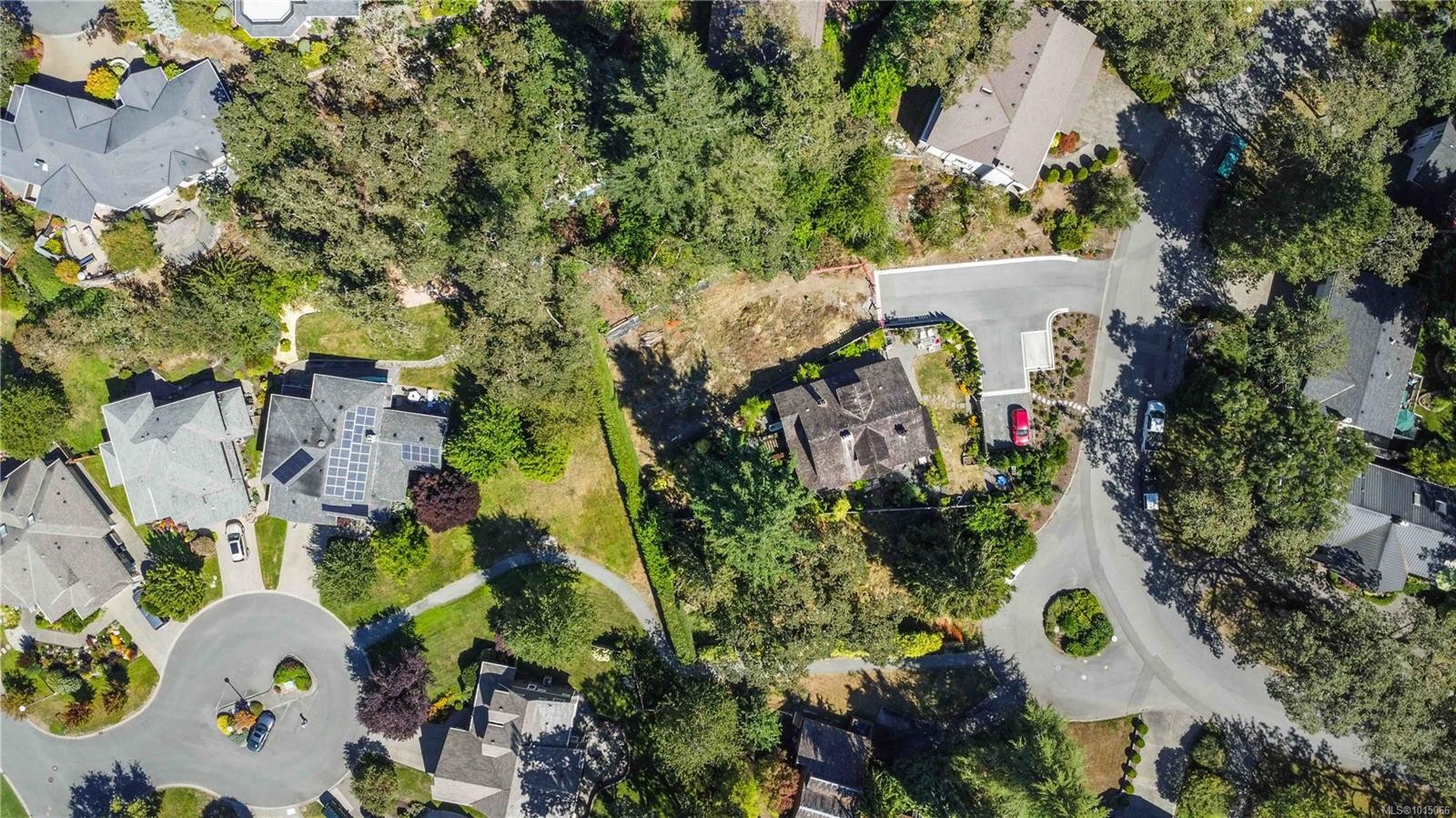 929 Woodhall Dr, Saanich, BC