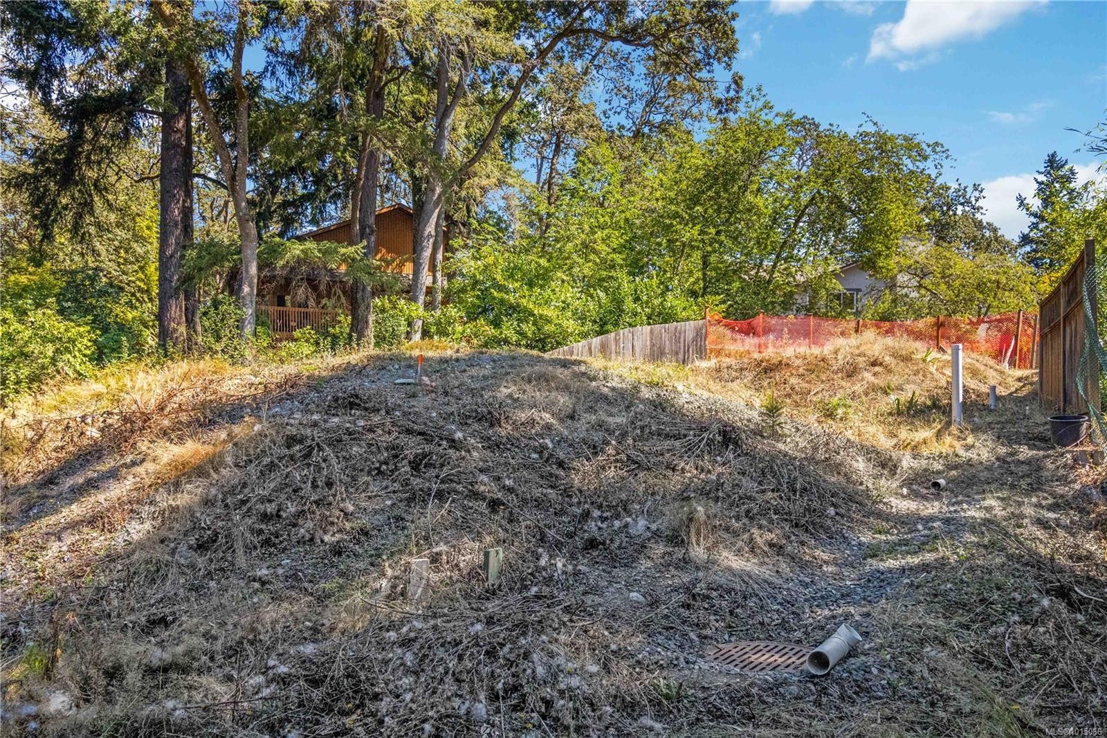 929 Woodhall Dr, Saanich, BC