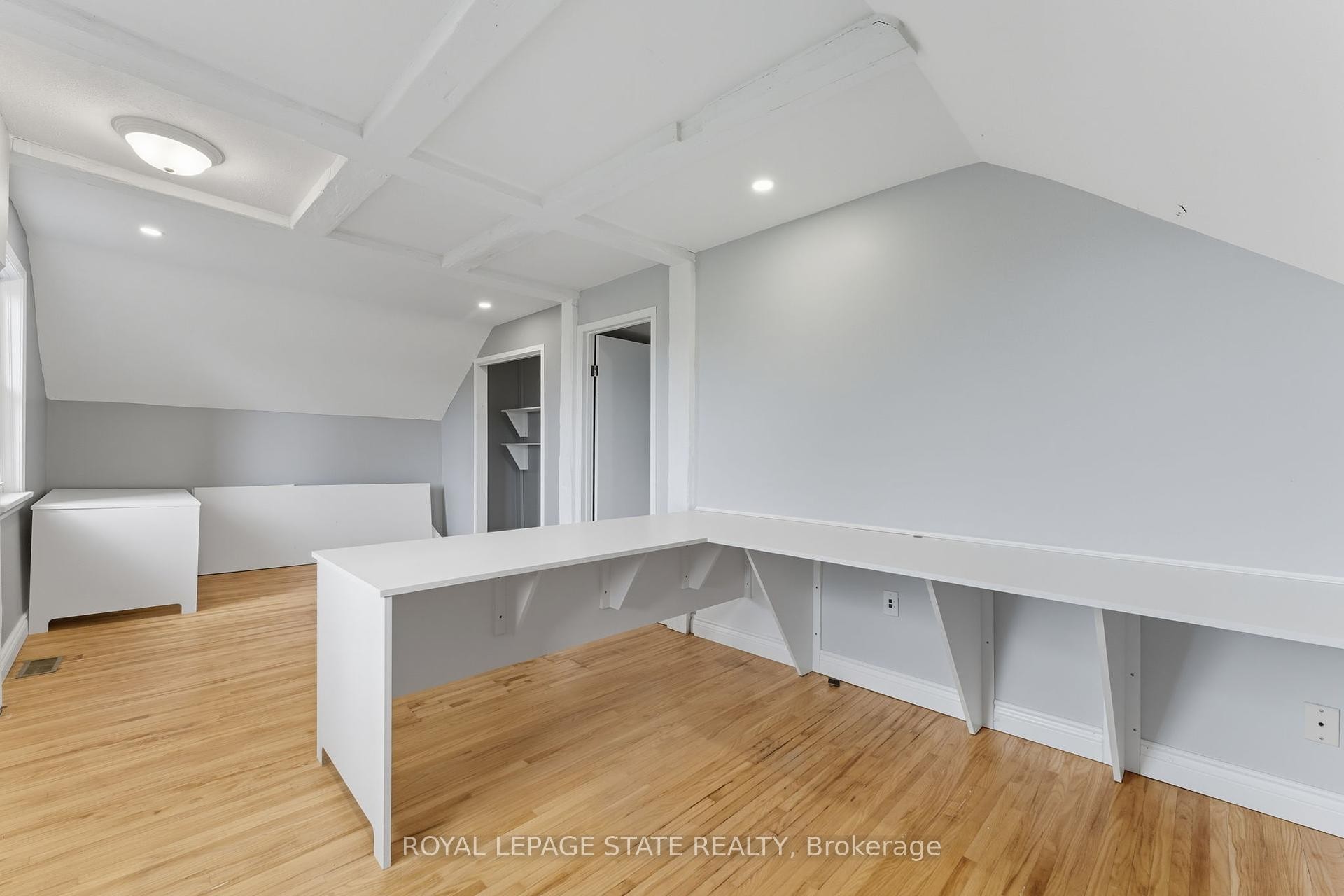 338 Trinity Church Road, Hamilton, ON