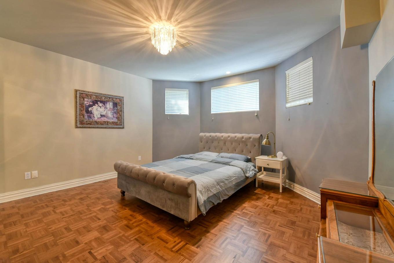 Chambre à coucher - 5 Rue Finch, Dollard-Des-Ormeaux, QC - Indoor Photo Showing Bedroom