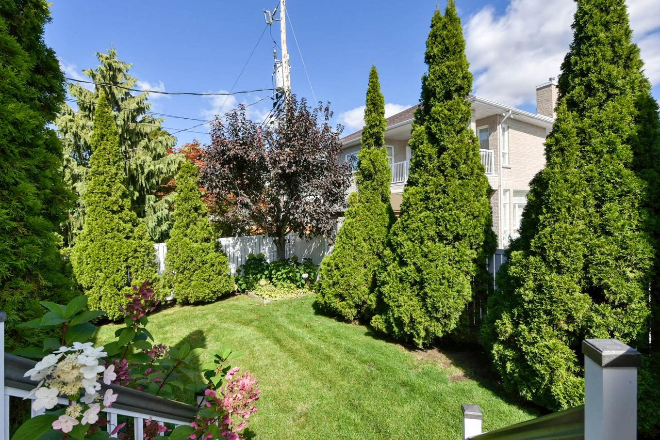 Cour - 5 Rue Finch, Dollard-Des-Ormeaux, QC - Outdoor