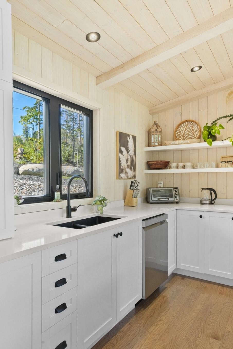 Cuisine - 31 Ch. De L'Altitude, Saint-Côme, QC - Indoor Photo Showing Kitchen With Double Sink