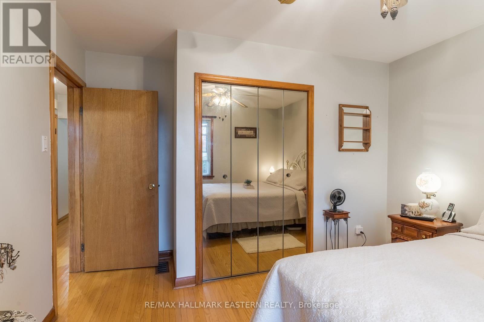 385 Bellevue Street, Peterborough (Northcrest Ward 5), ON - Indoor Photo Showing Bedroom