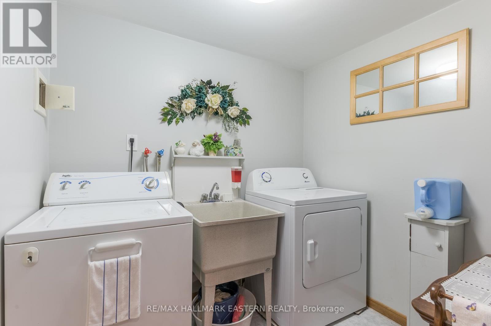 385 Bellevue Street, Peterborough (Northcrest Ward 5), ON - Indoor Photo Showing Laundry Room