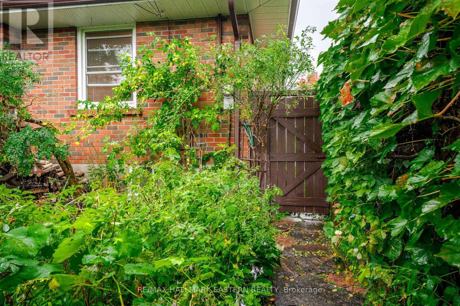 385 Bellevue Street, Peterborough (Northcrest Ward 5), ON - Outdoor