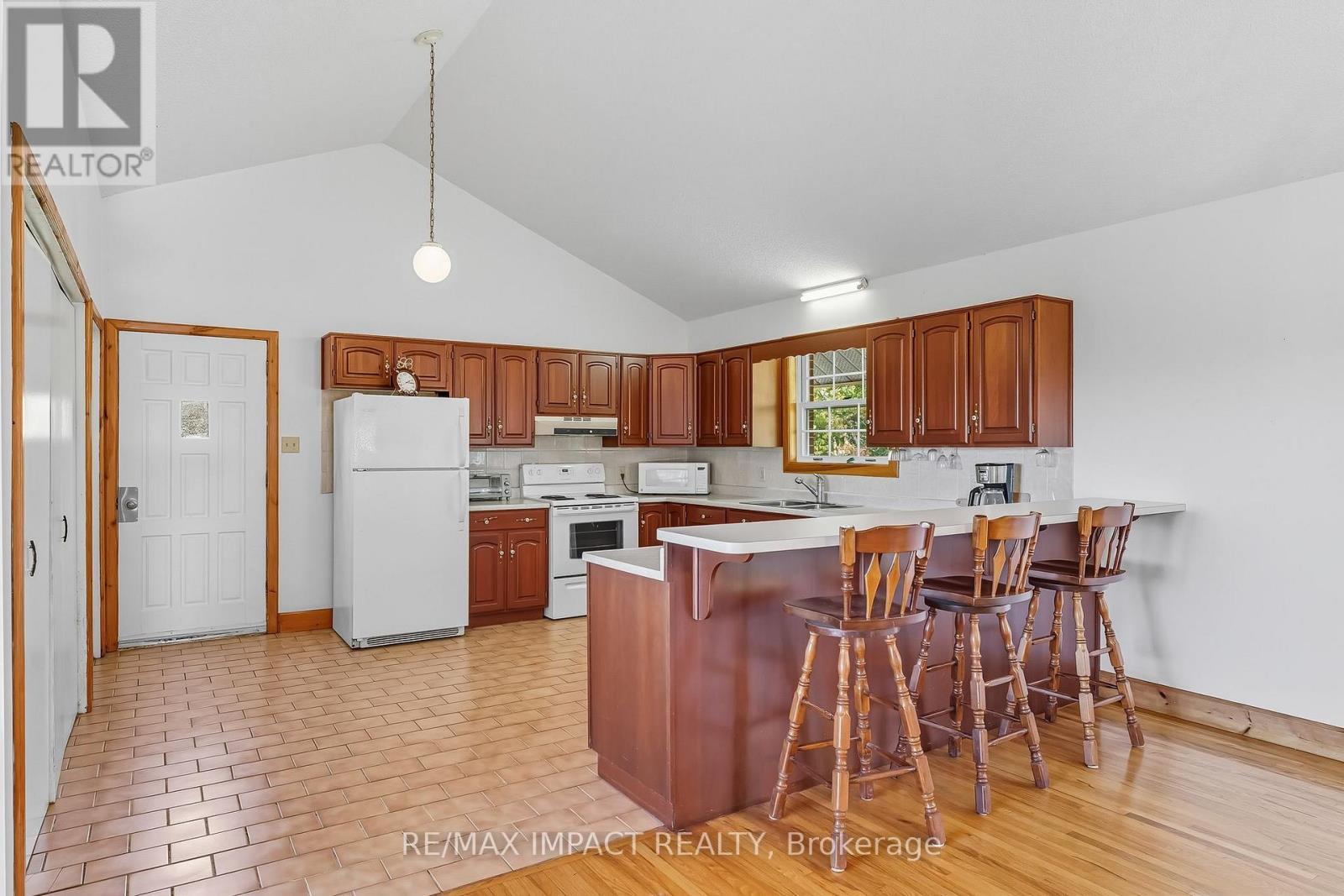 1530 10 Line W, Trent Hills, ON - Indoor Photo Showing Kitchen