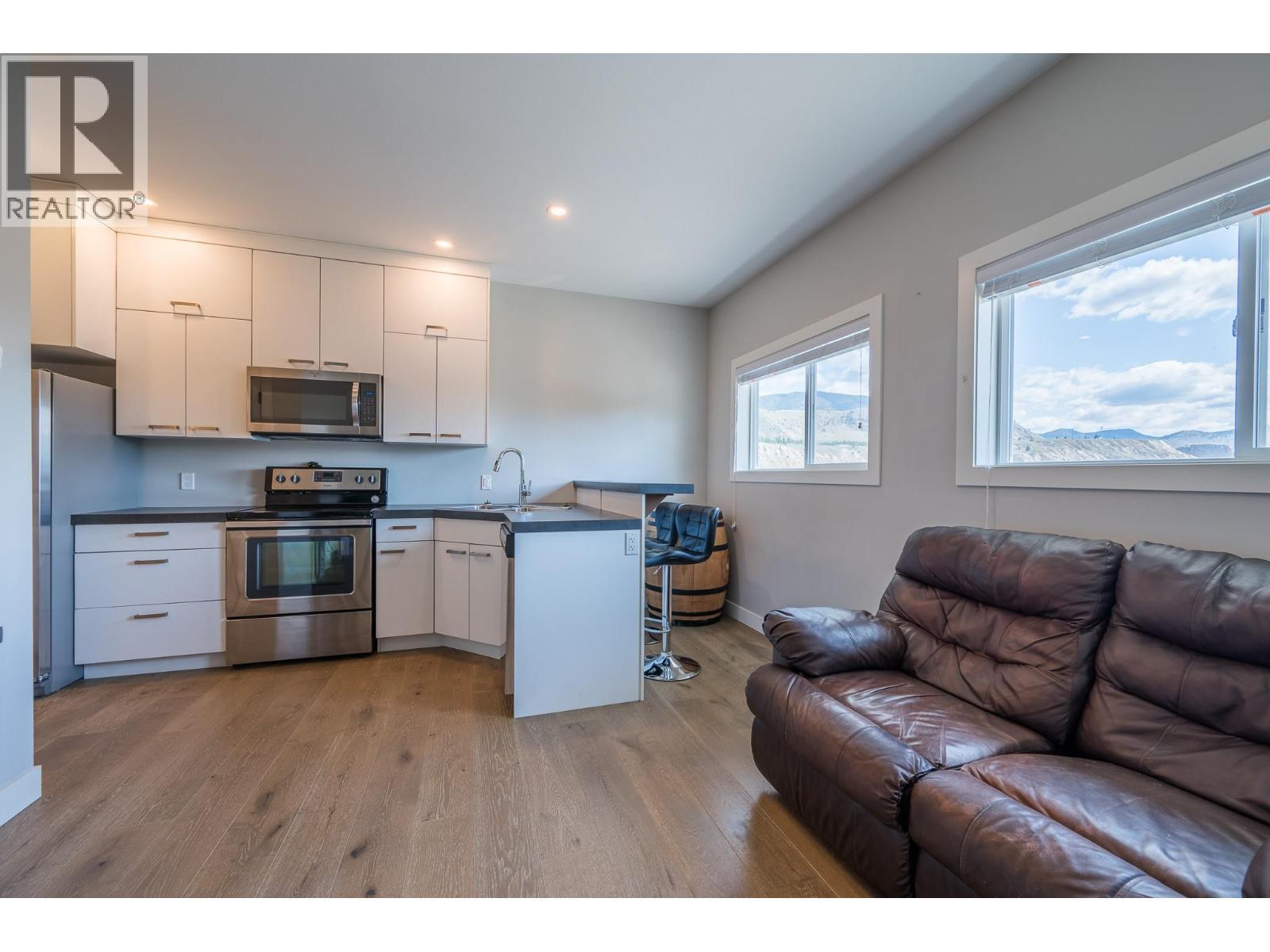5170 Dallas Drive Unit# 521, Kamloops, BC - Indoor Photo Showing Kitchen