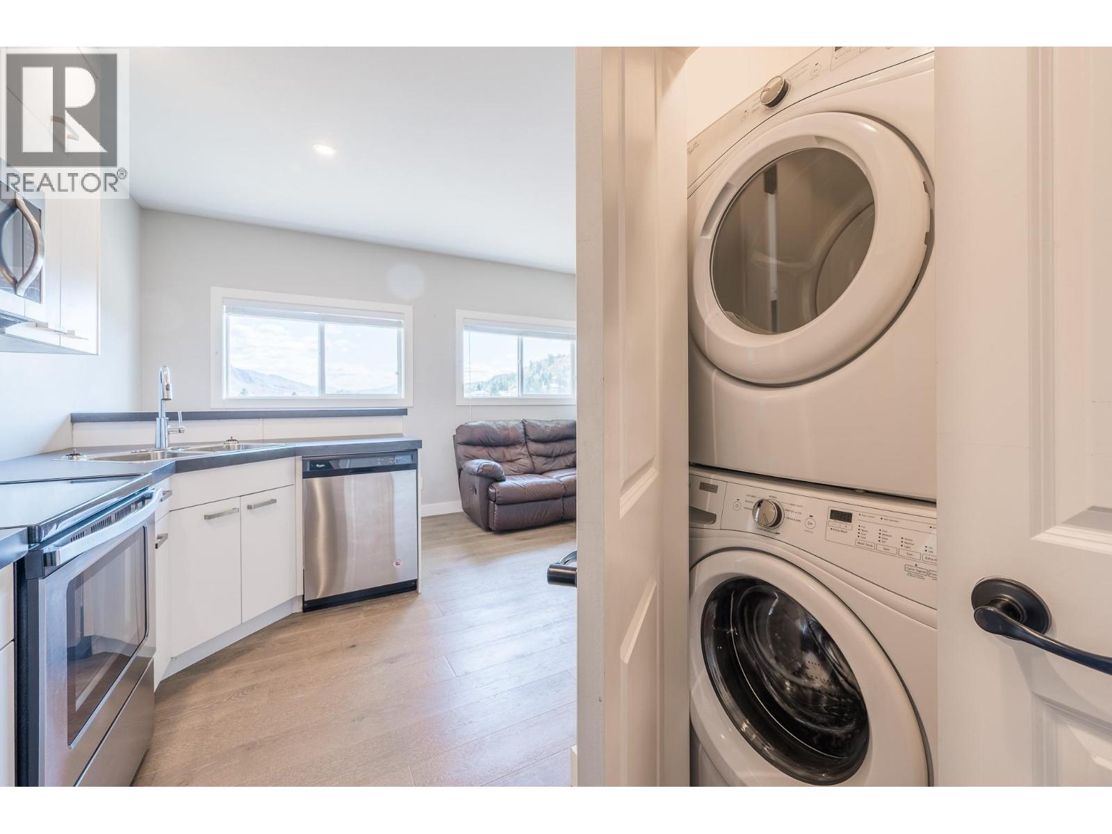 5170 Dallas Drive Unit# 521, Kamloops, BC - Indoor Photo Showing Laundry Room