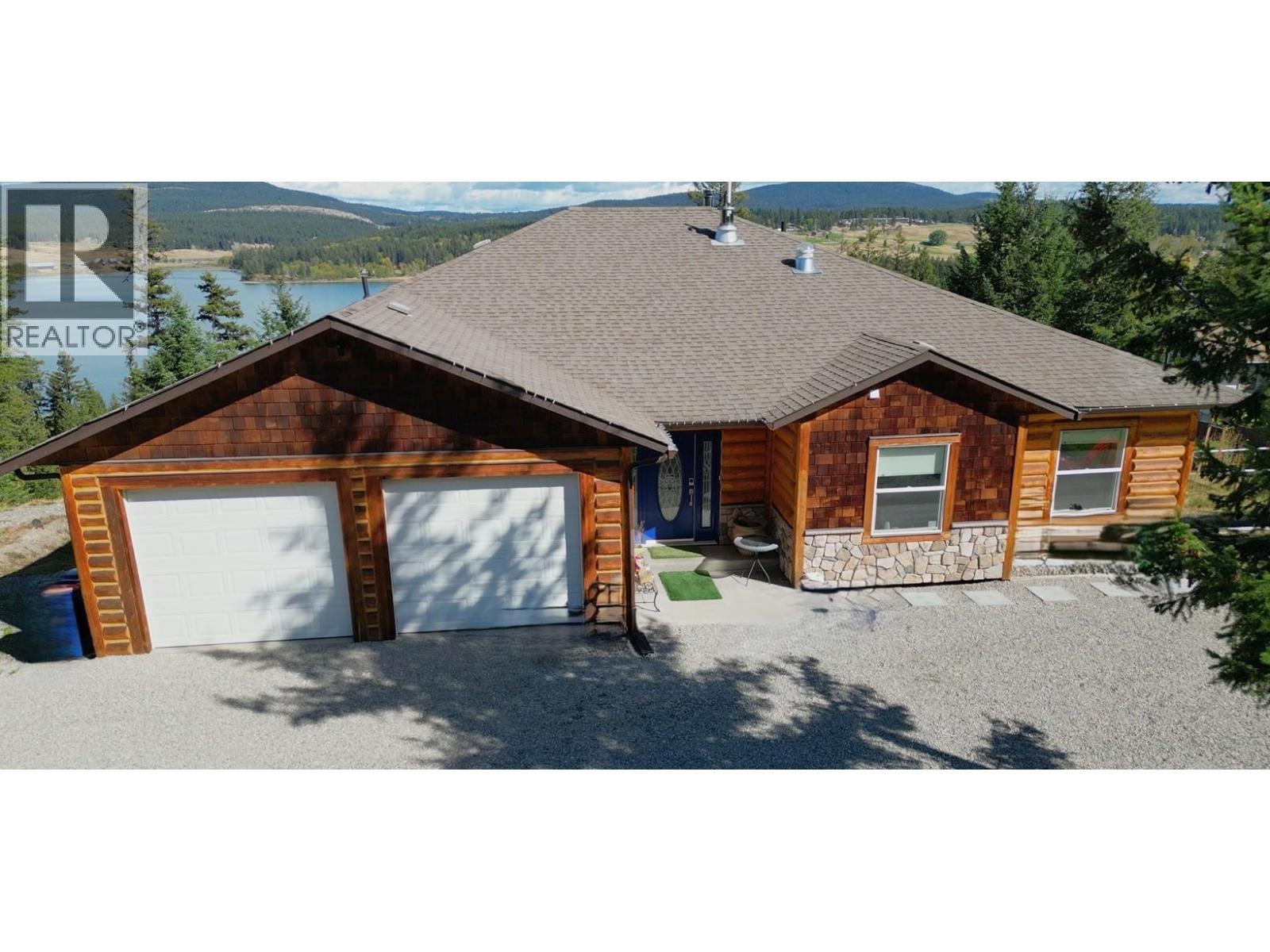 4849 Bryan Crescent, 108 Mile Ranch, BC - Outdoor