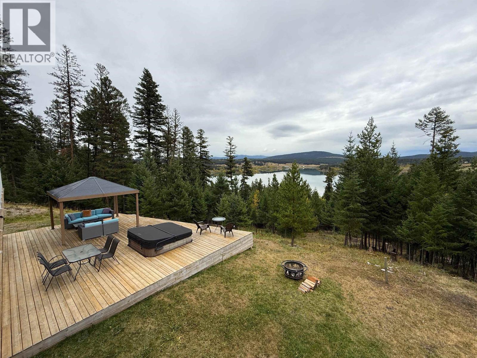 4849 Bryan Crescent, 108 Mile Ranch, BC - Outdoor