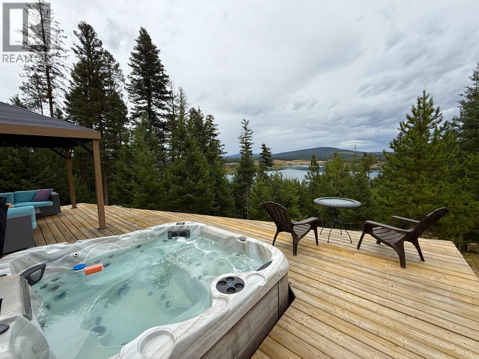 4849 Bryan Crescent, 108 Mile Ranch, BC - Outdoor