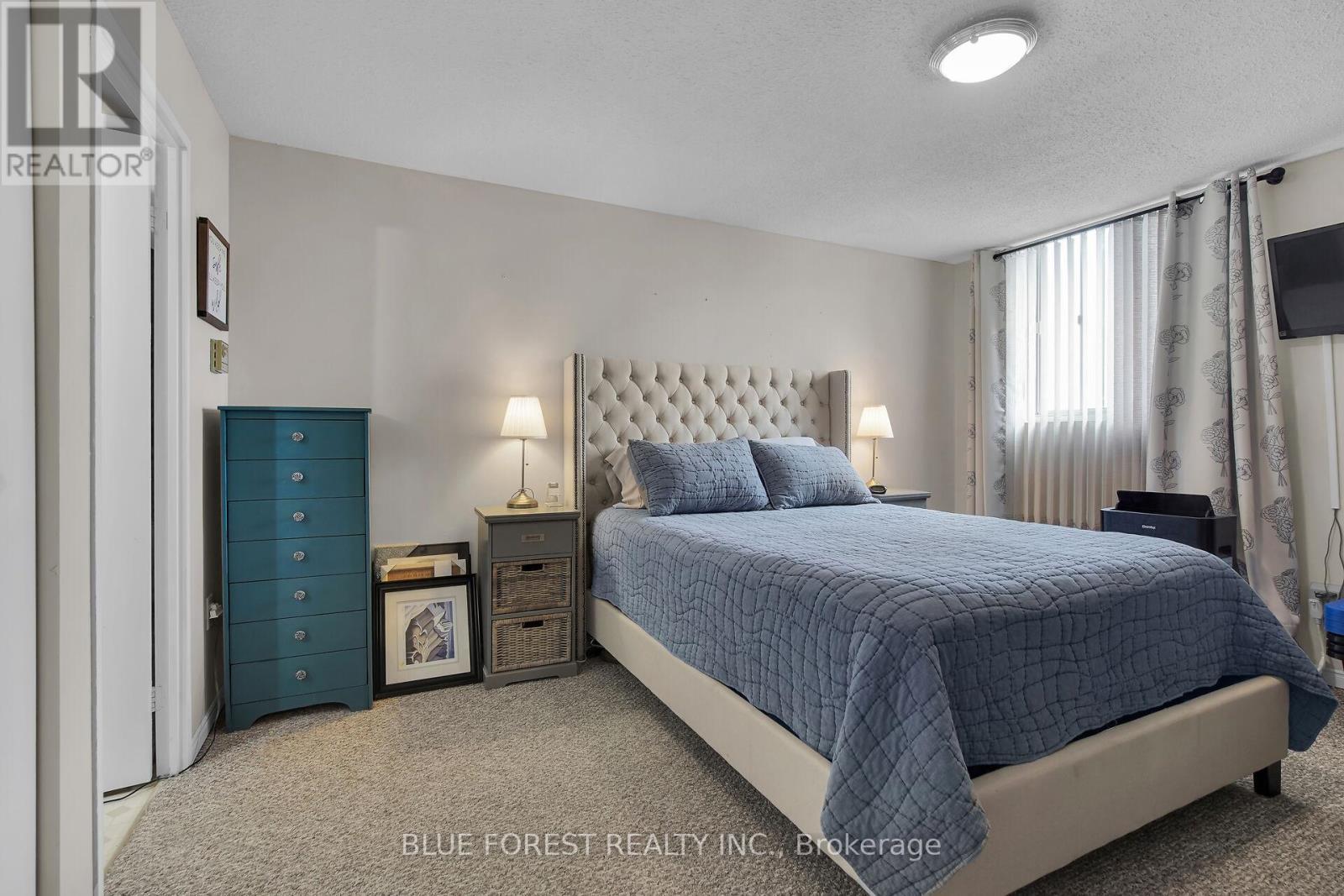 909 - 127 Belmont Drive, London South (South O), ON - Indoor Photo Showing Bedroom