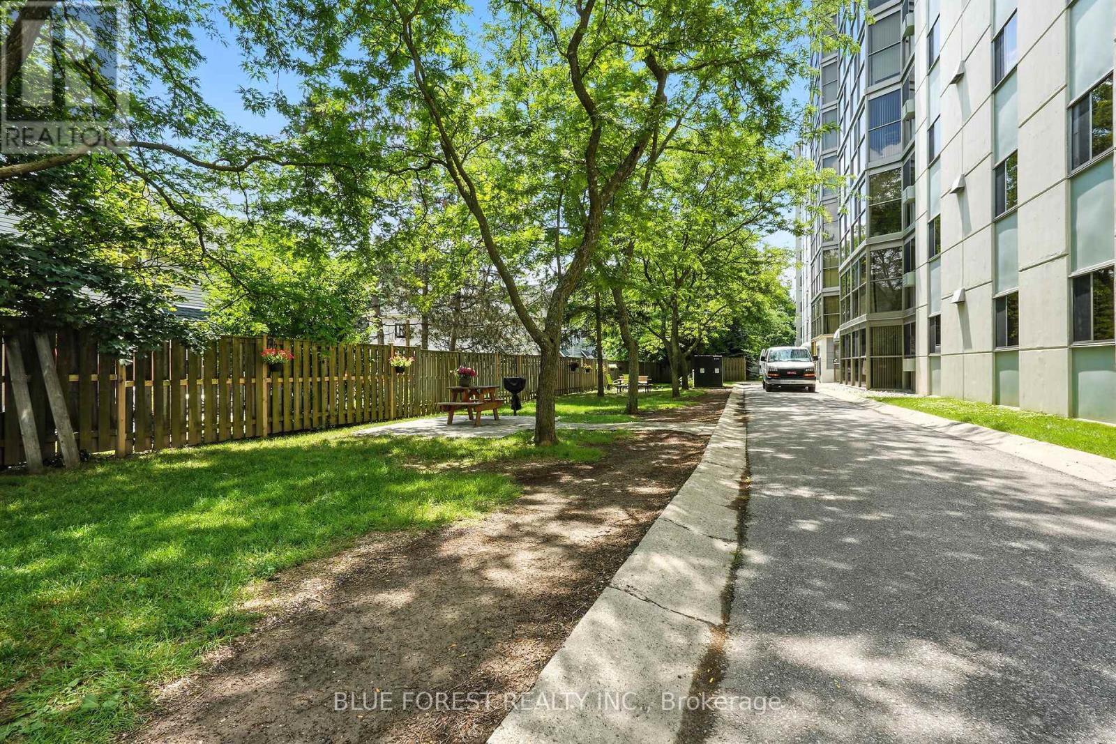 909 - 127 Belmont Drive, London South (South O), ON - Outdoor