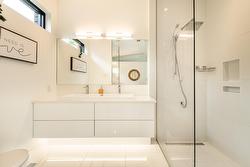 Ensuite bathroom -