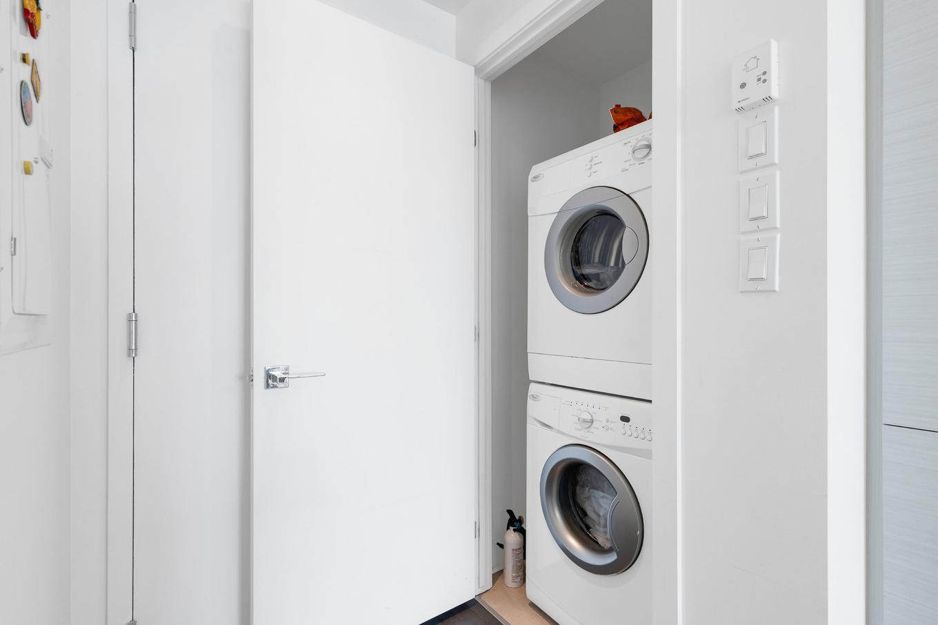 Laundry room - 2303-1050 Rue Drummond, Montréal (Ville-Marie), QC - Indoor Photo Showing Laundry Room