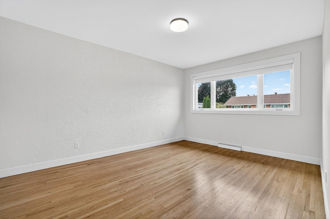 Chambre à coucher - 453 93E Avenue, Laval (Chomedey), QC - Indoor Photo Showing Other Room