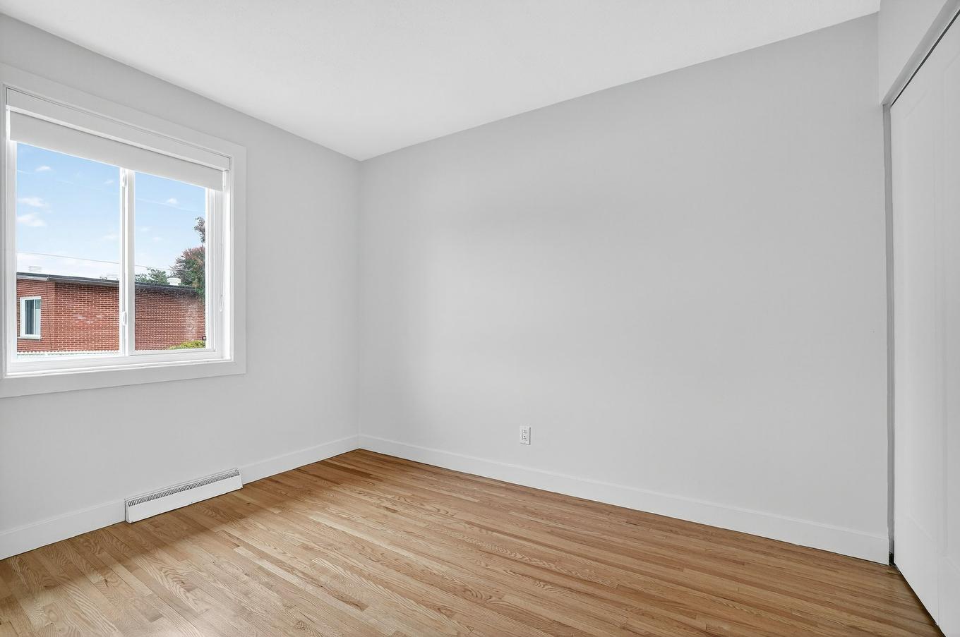 Chambre à coucher - 453 93E Avenue, Laval (Chomedey), QC - Indoor Photo Showing Other Room