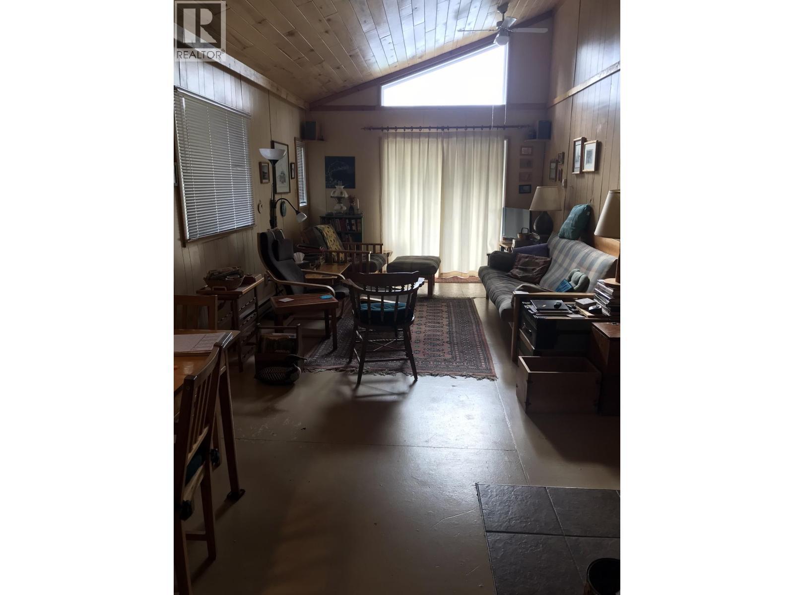 3548 Sellars Road, 100 Mile House, BC - Indoor