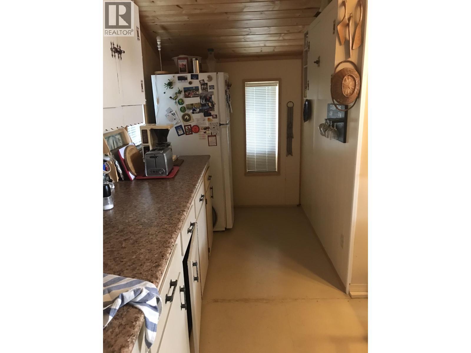 3548 Sellars Road, 100 Mile House, BC - Indoor