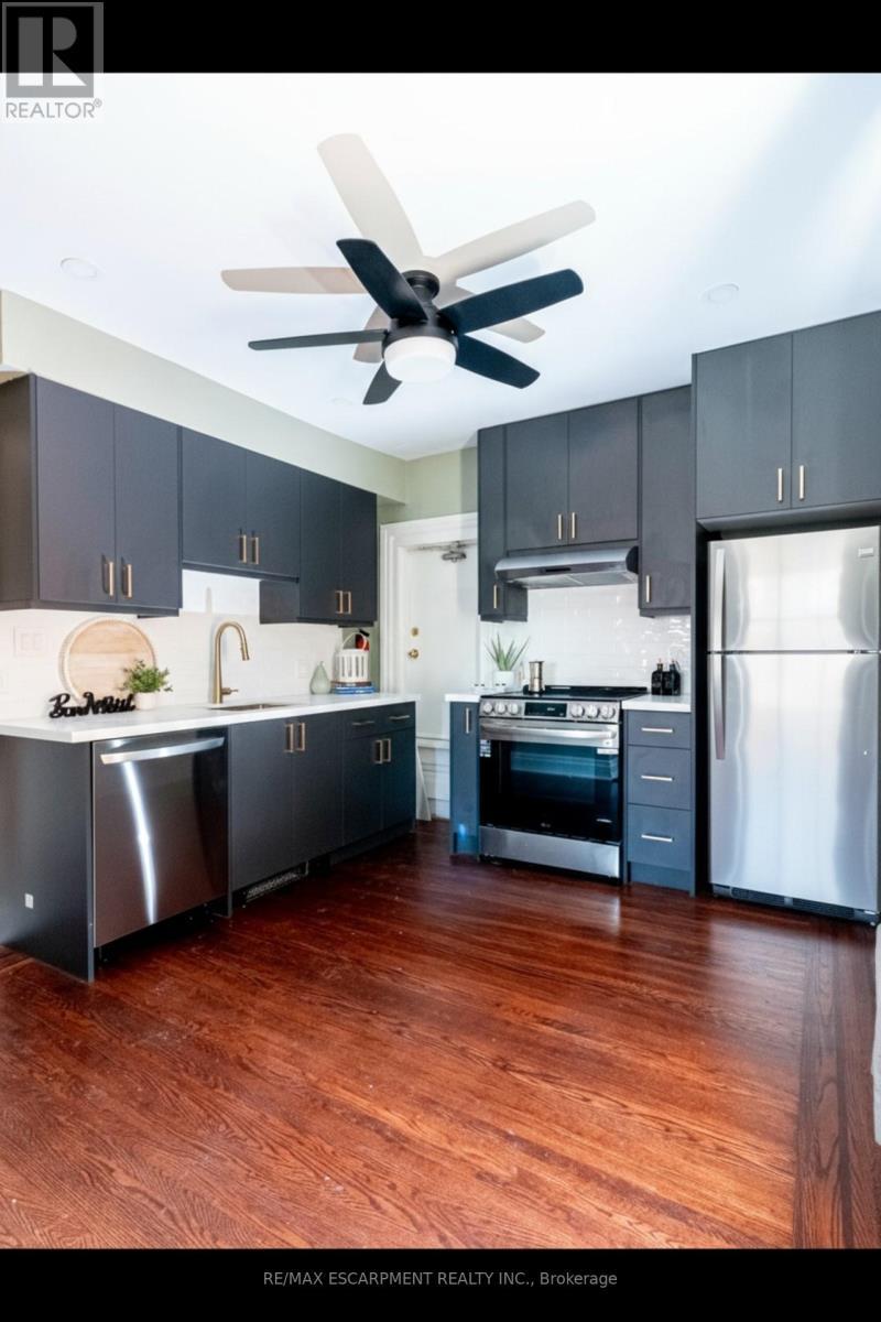 2 - 11 Eastbourne Avenue, Hamilton, ON - Indoor Photo Showing Kitchen With Stainless Steel Kitchen With Upgraded Kitchen