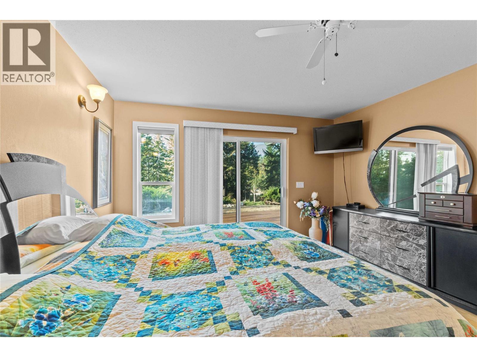 760 Mobley Road, Tappen, BC - Indoor Photo Showing Bedroom