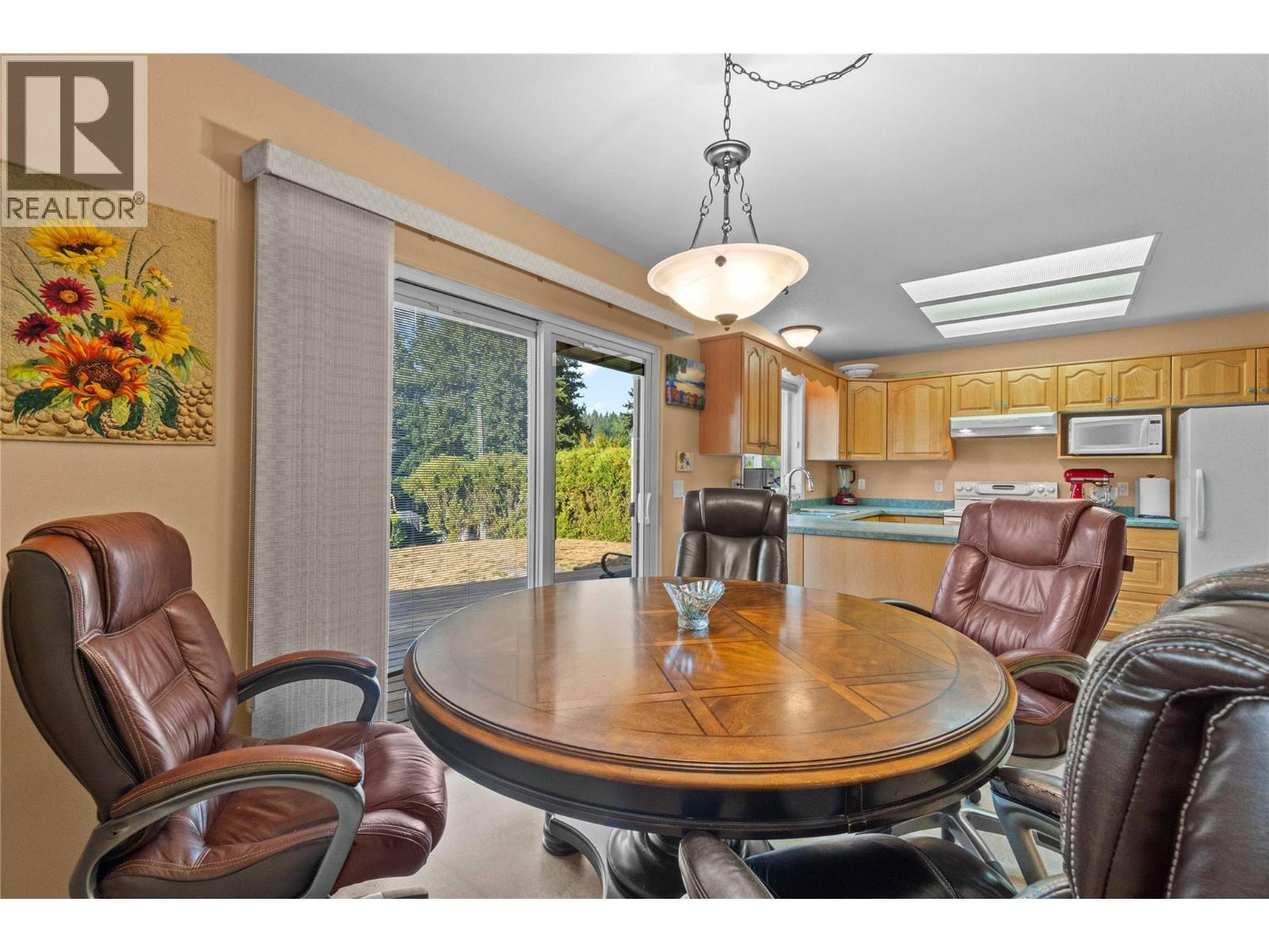 760 Mobley Road, Tappen, BC - Indoor Photo Showing Dining Room