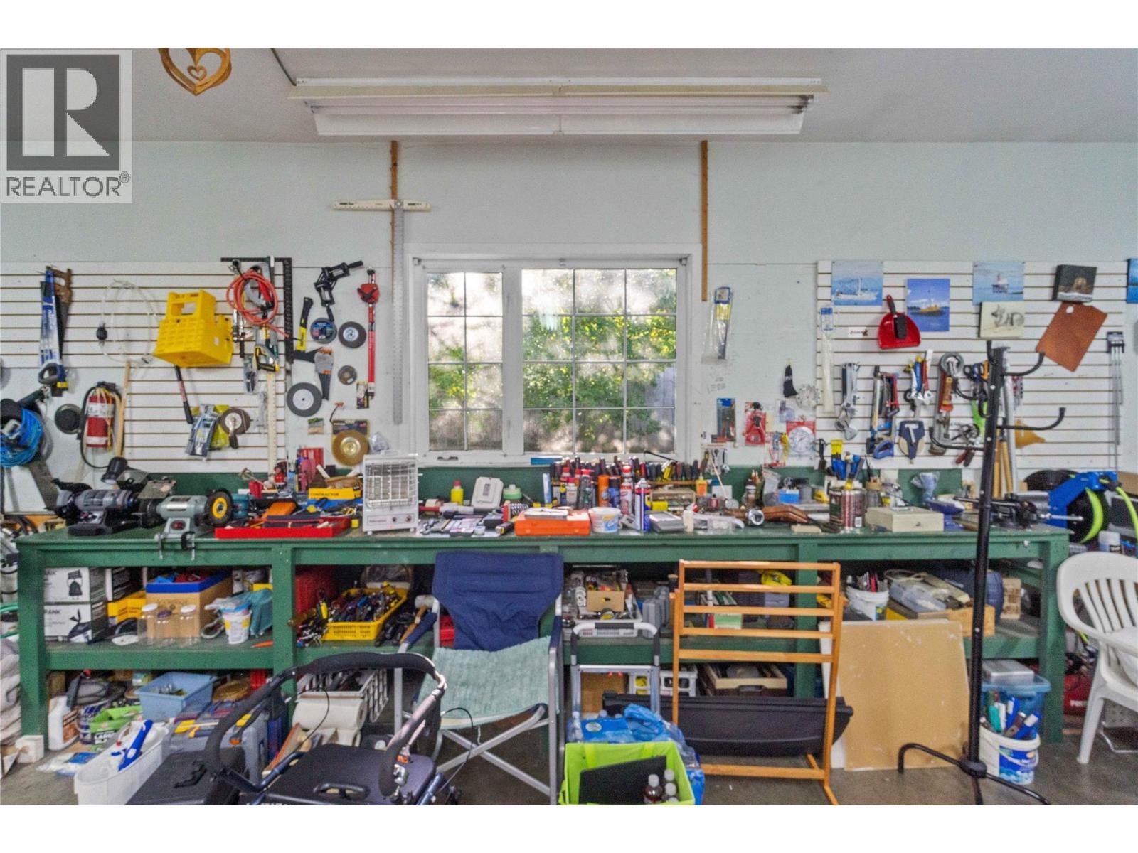 760 Mobley Road, Tappen, BC - Indoor Photo Showing Other Room