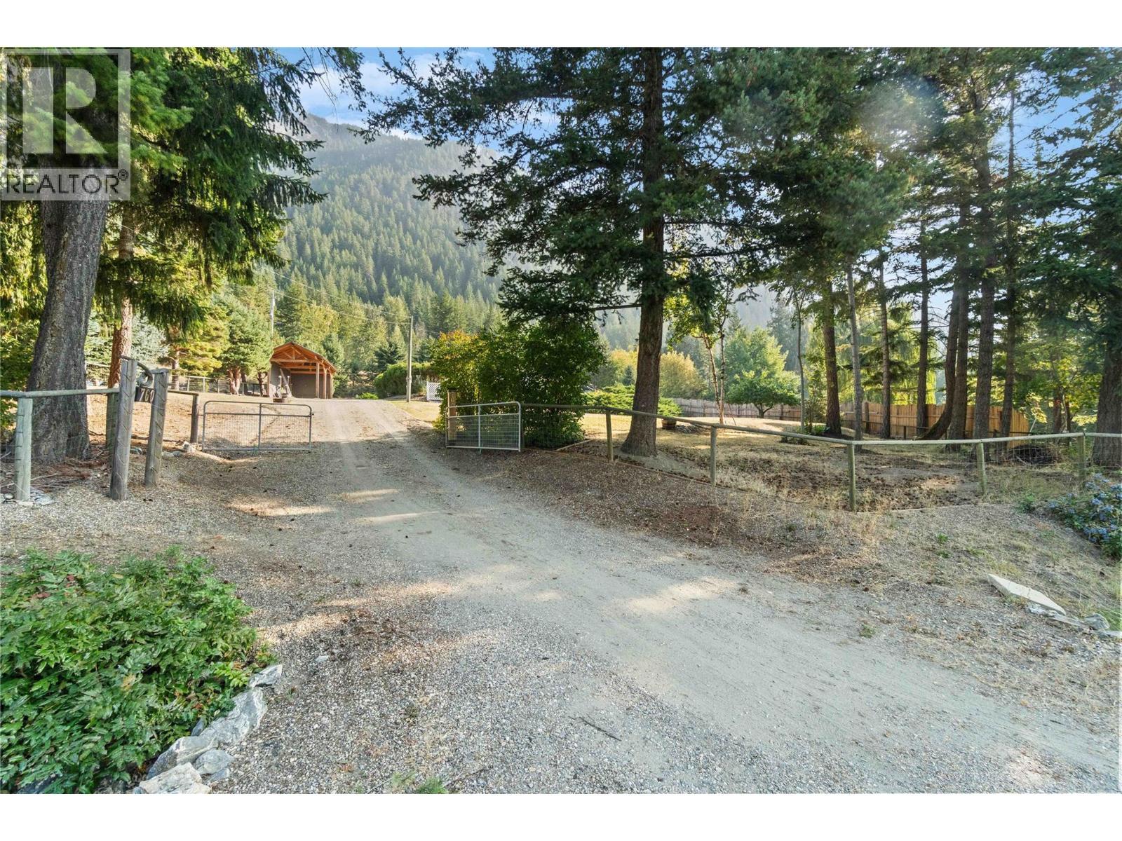 760 Mobley Road, Tappen, BC - Outdoor