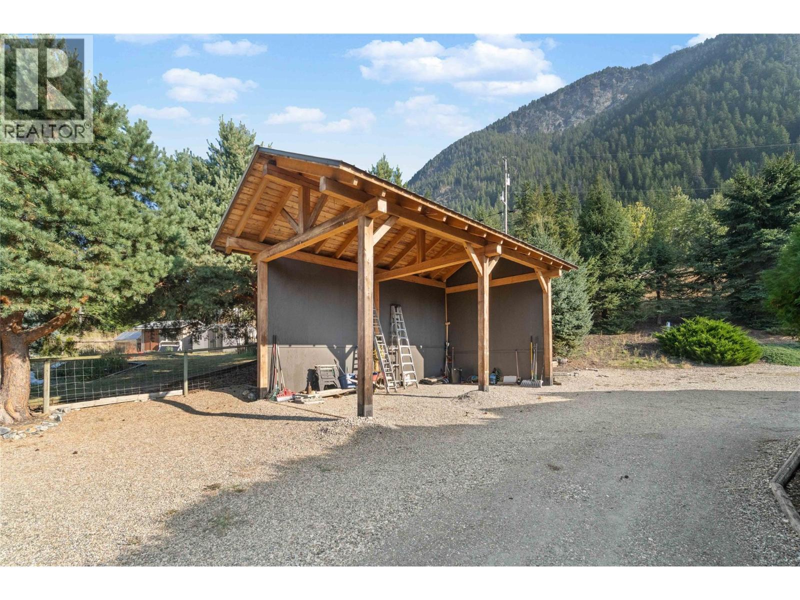 760 Mobley Road, Tappen, BC - Outdoor