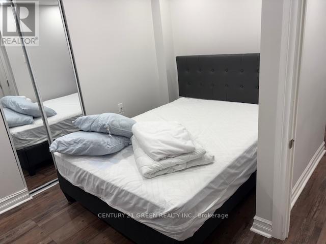 Bsmt - 26 Aristocrat Road, Brampton, ON - Indoor Photo Showing Bedroom