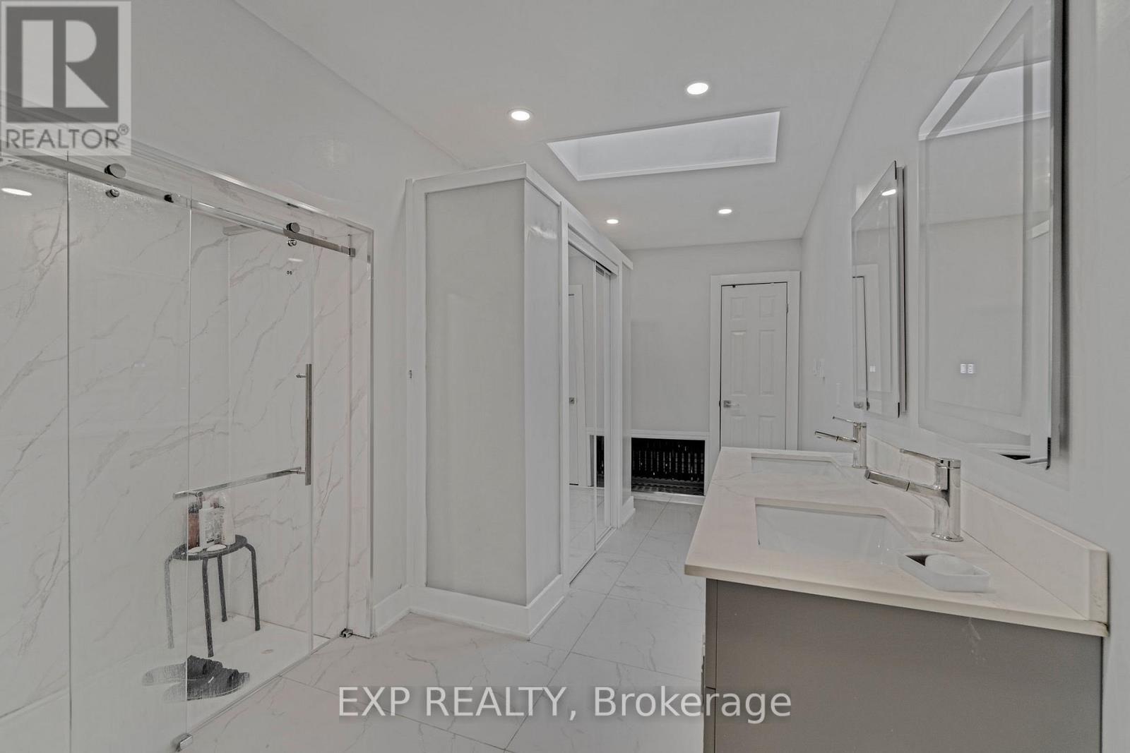 23 Lyndhurst Street, Hamilton, ON -