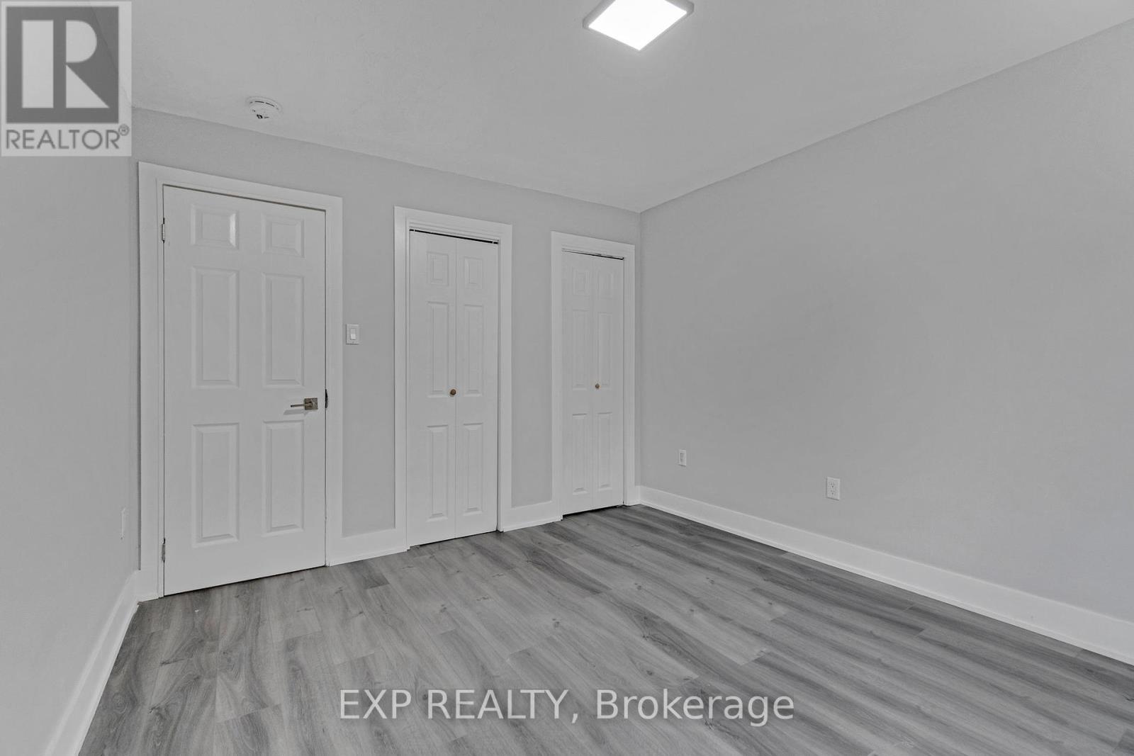 23 Lyndhurst Street, Hamilton, ON - Indoor Photo Showing Other Room