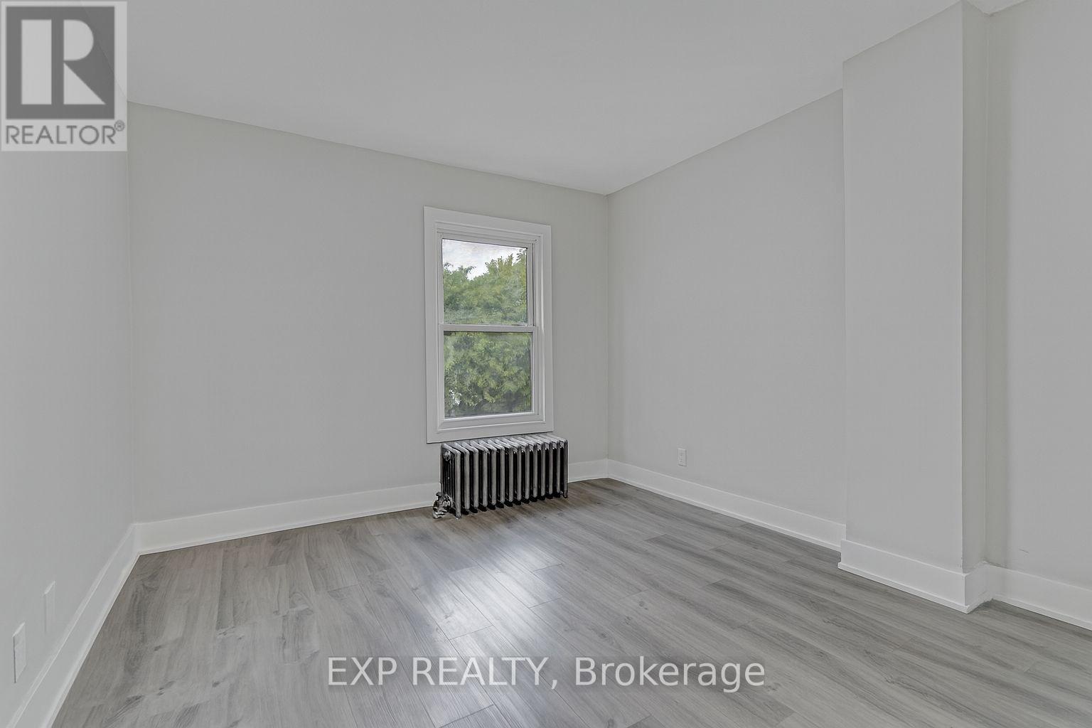 23 Lyndhurst Street, Hamilton, ON - Indoor Photo Showing Other Room