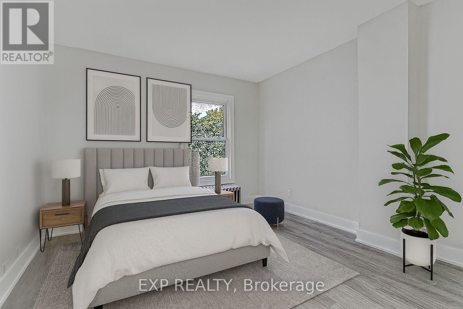 23 Lyndhurst Street, Hamilton, ON - Indoor Photo Showing Bedroom