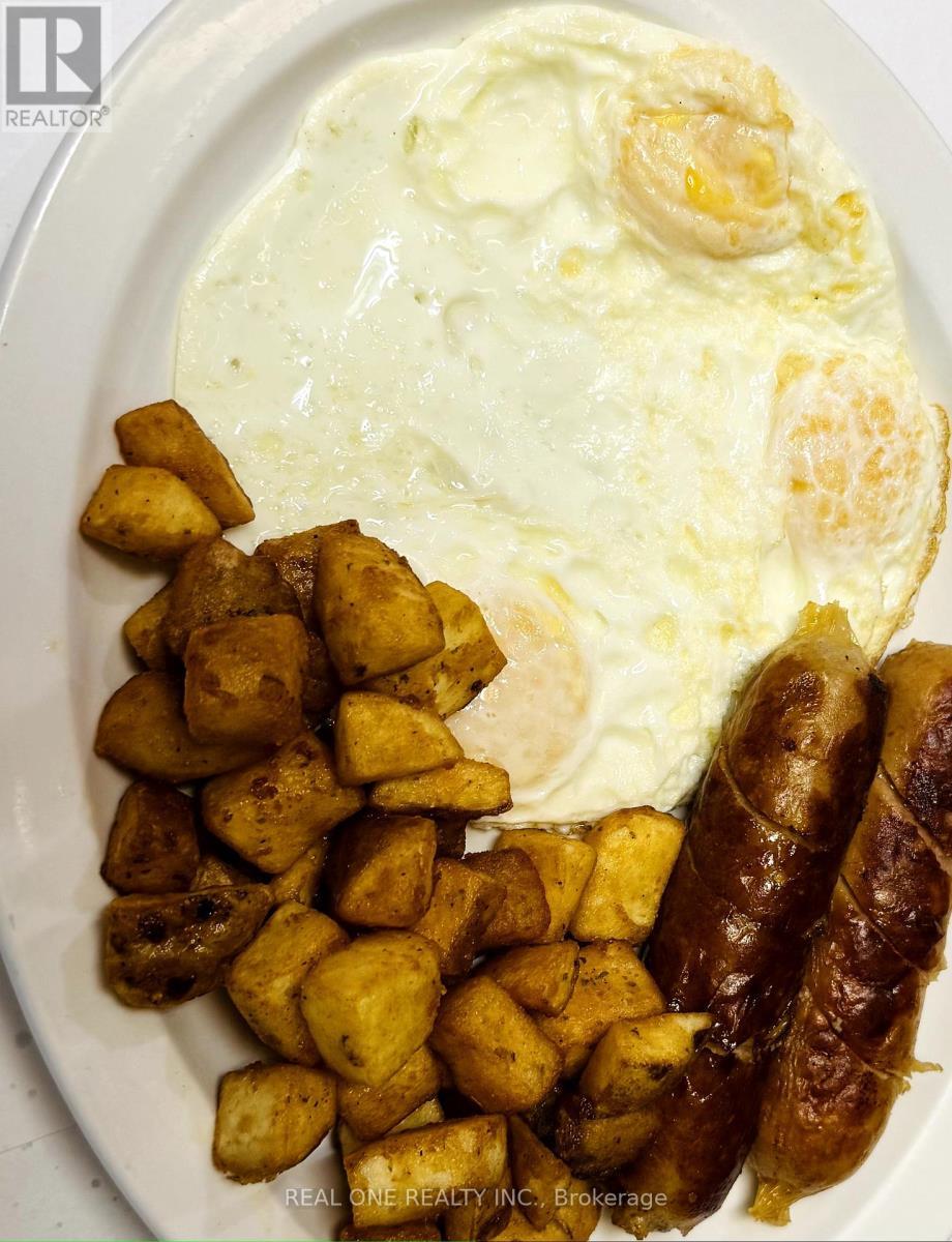 14 - 16715 Yonge Street, Newmarket, ON