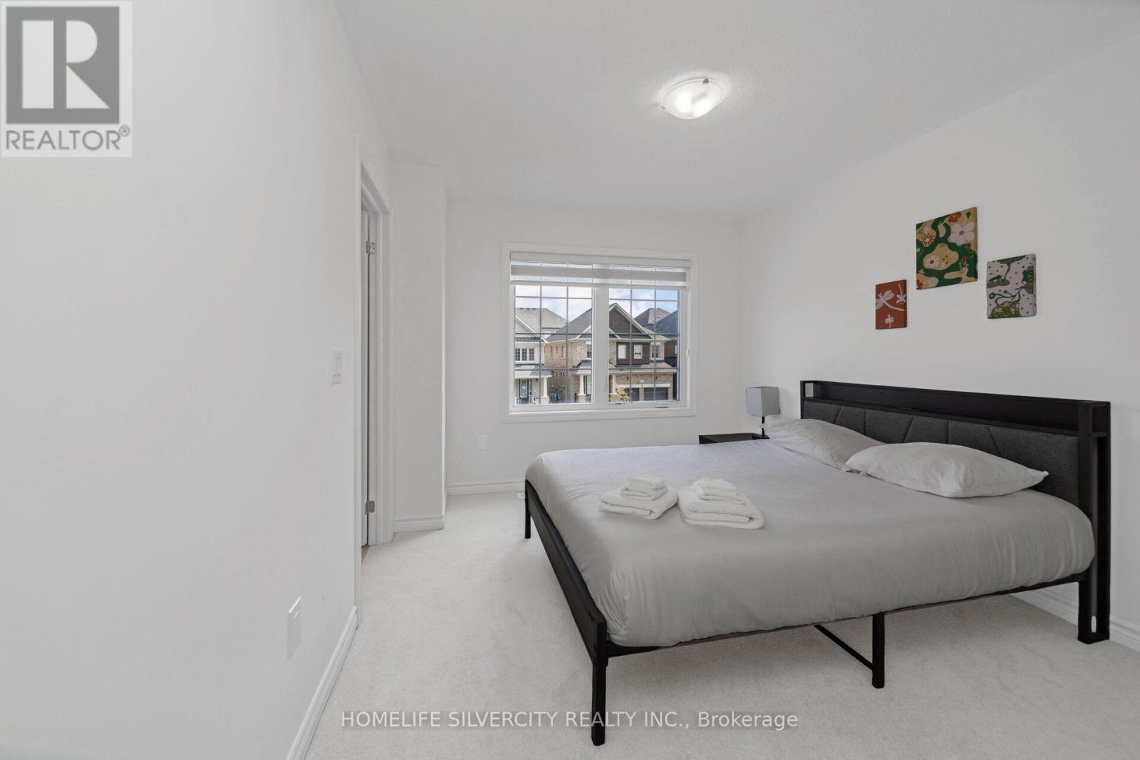 26 Sassafrass Road, Springwater, ON - Indoor Photo Showing Bedroom